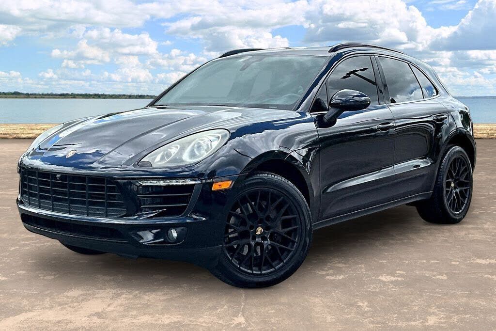 2016 PORSCHE Macan