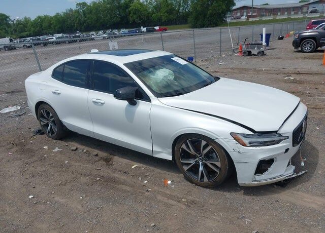 2024 VOLVO S60