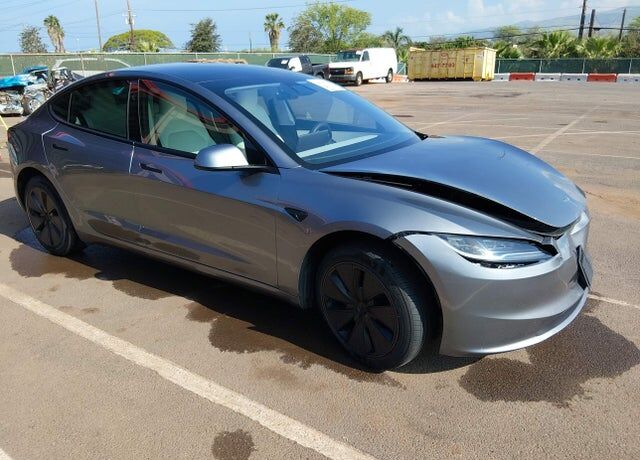2025 TESLA Model 3
