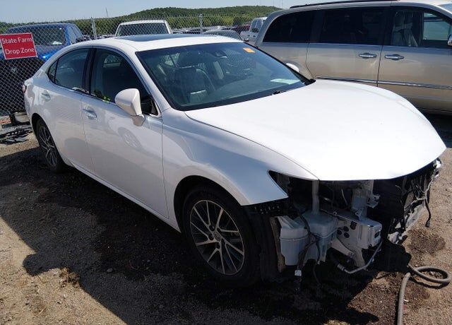 2018 LEXUS ES