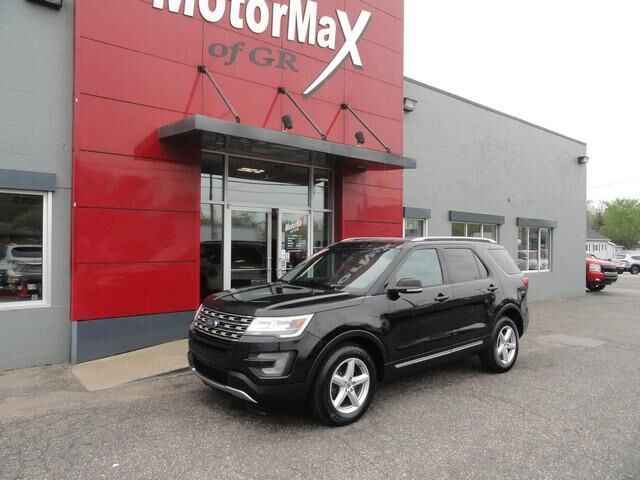 2017 FORD Explorer