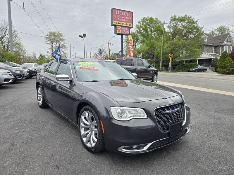 2019 CHRYSLER 300