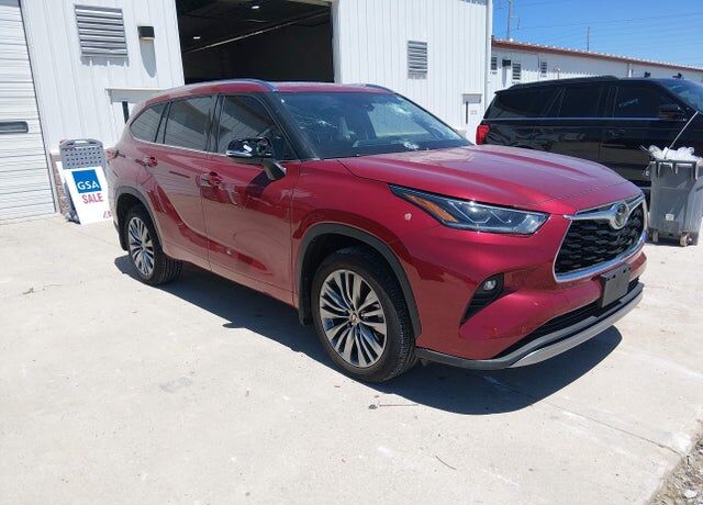2021 TOYOTA Highlander
