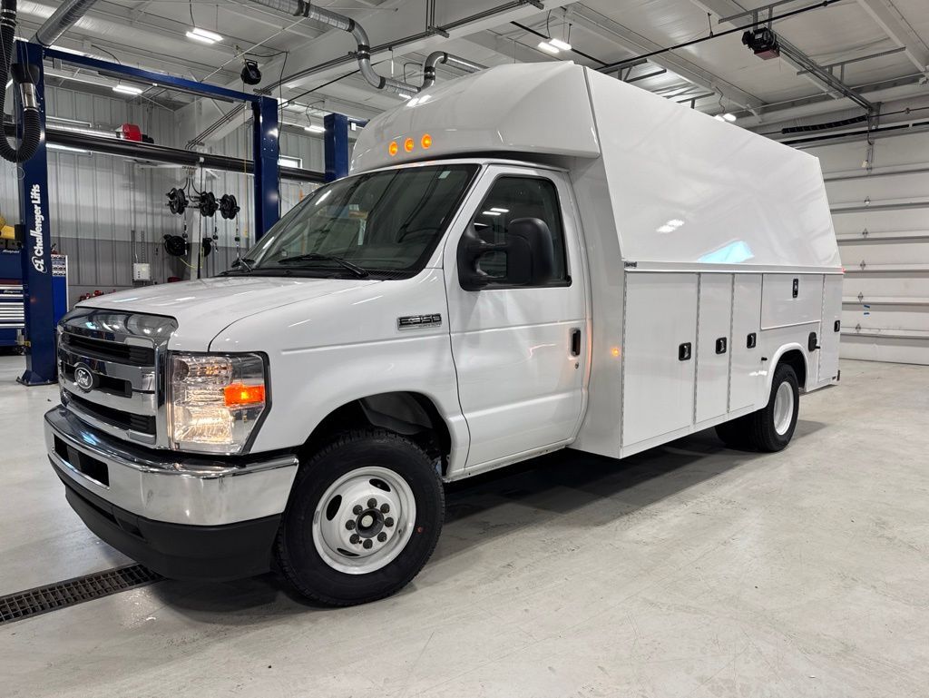 2026 FORD E-350