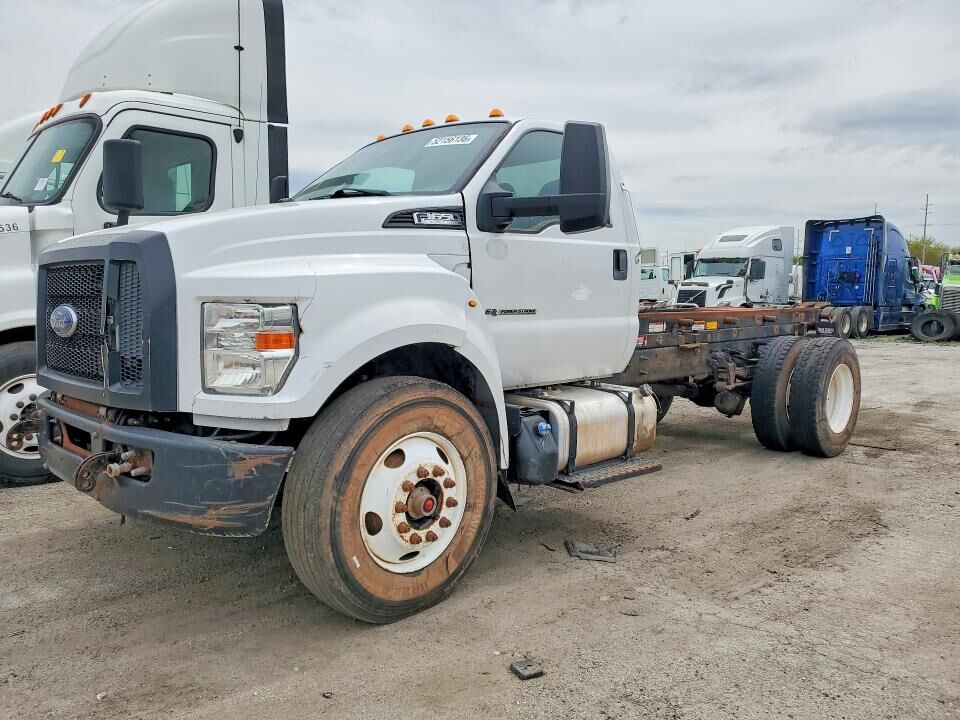 2017 FORD F-650