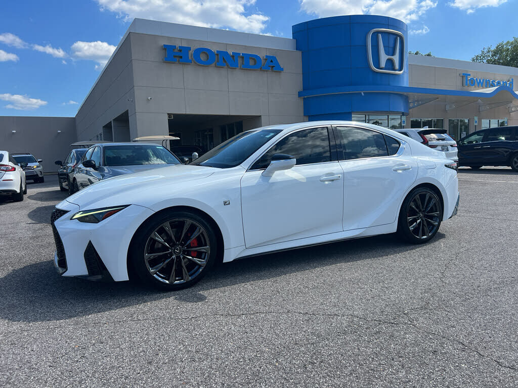 2022 LEXUS IS