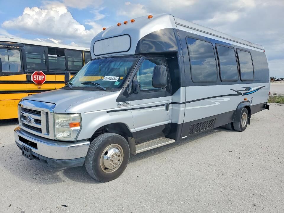 2011 FORD E-450