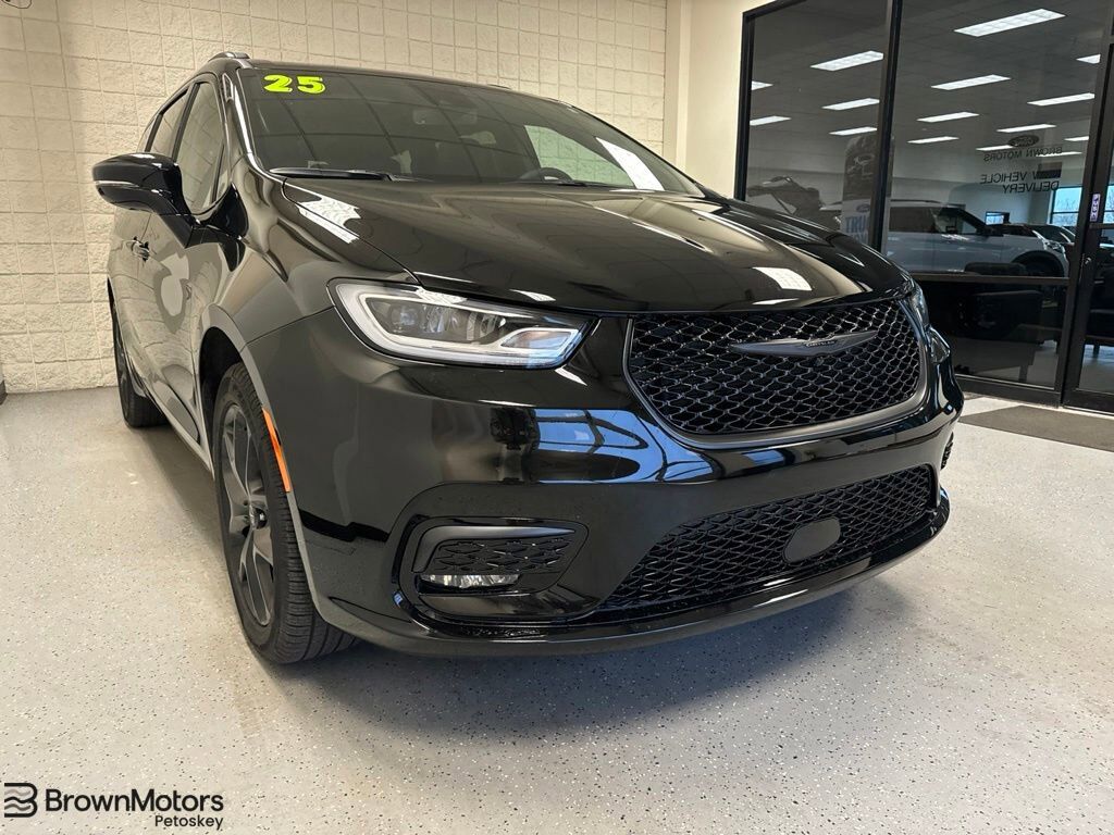 2025 CHRYSLER Pacifica