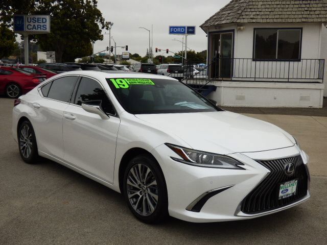 2019 LEXUS ES