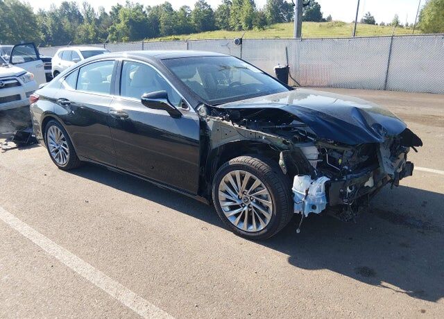 2022 LEXUS ES