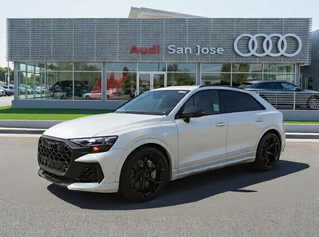 2026 AUDI RS Q8