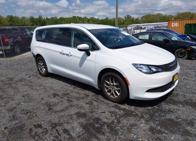 2022 CHRYSLER Voyager