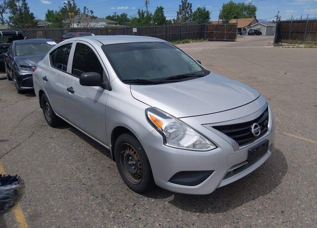 2015 NISSAN Versa