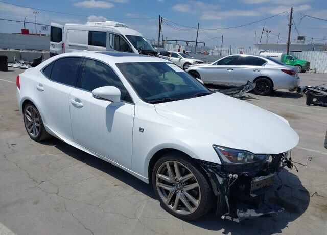 Lexus IS