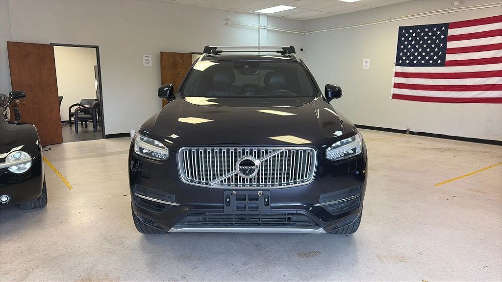 2017 VOLVO XC90
