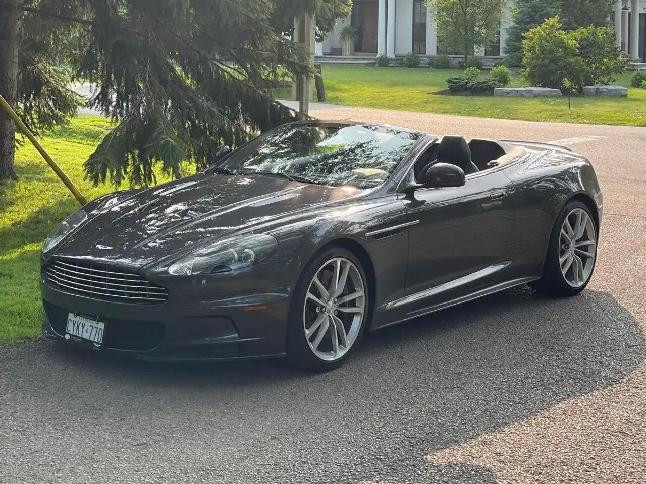 Aston Martin DBS