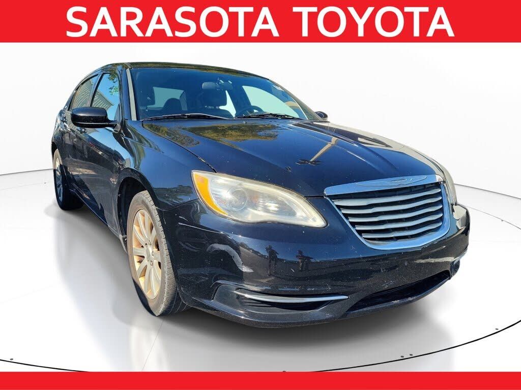 2013 CHRYSLER 200
