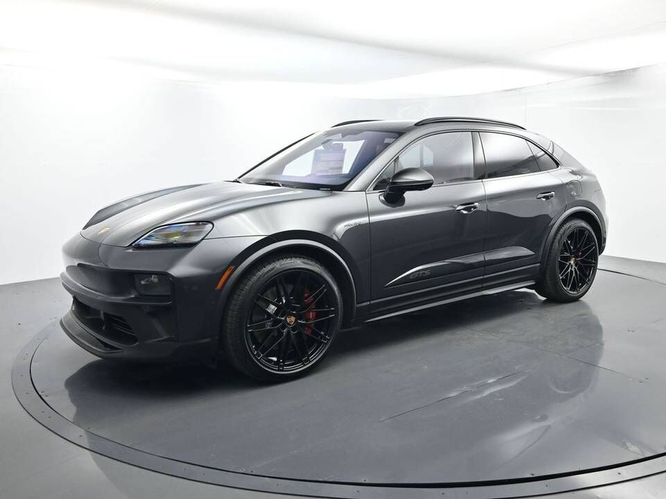 2026 PORSCHE Macan