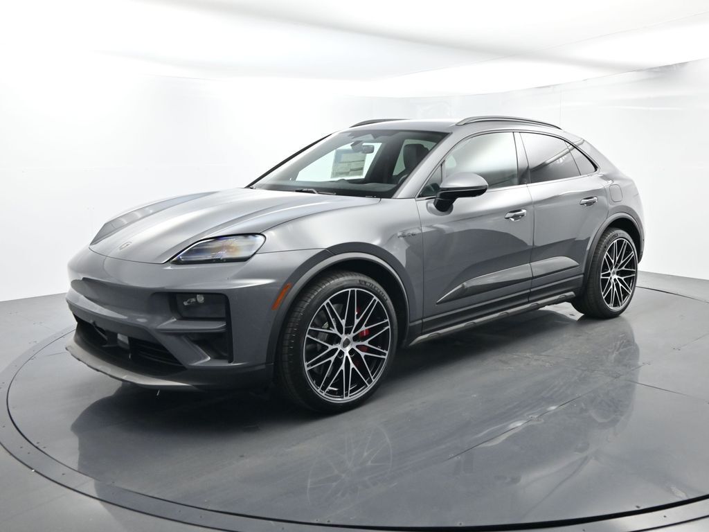 2026 PORSCHE Macan
