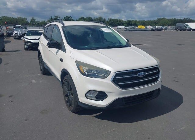 2017 FORD Escape