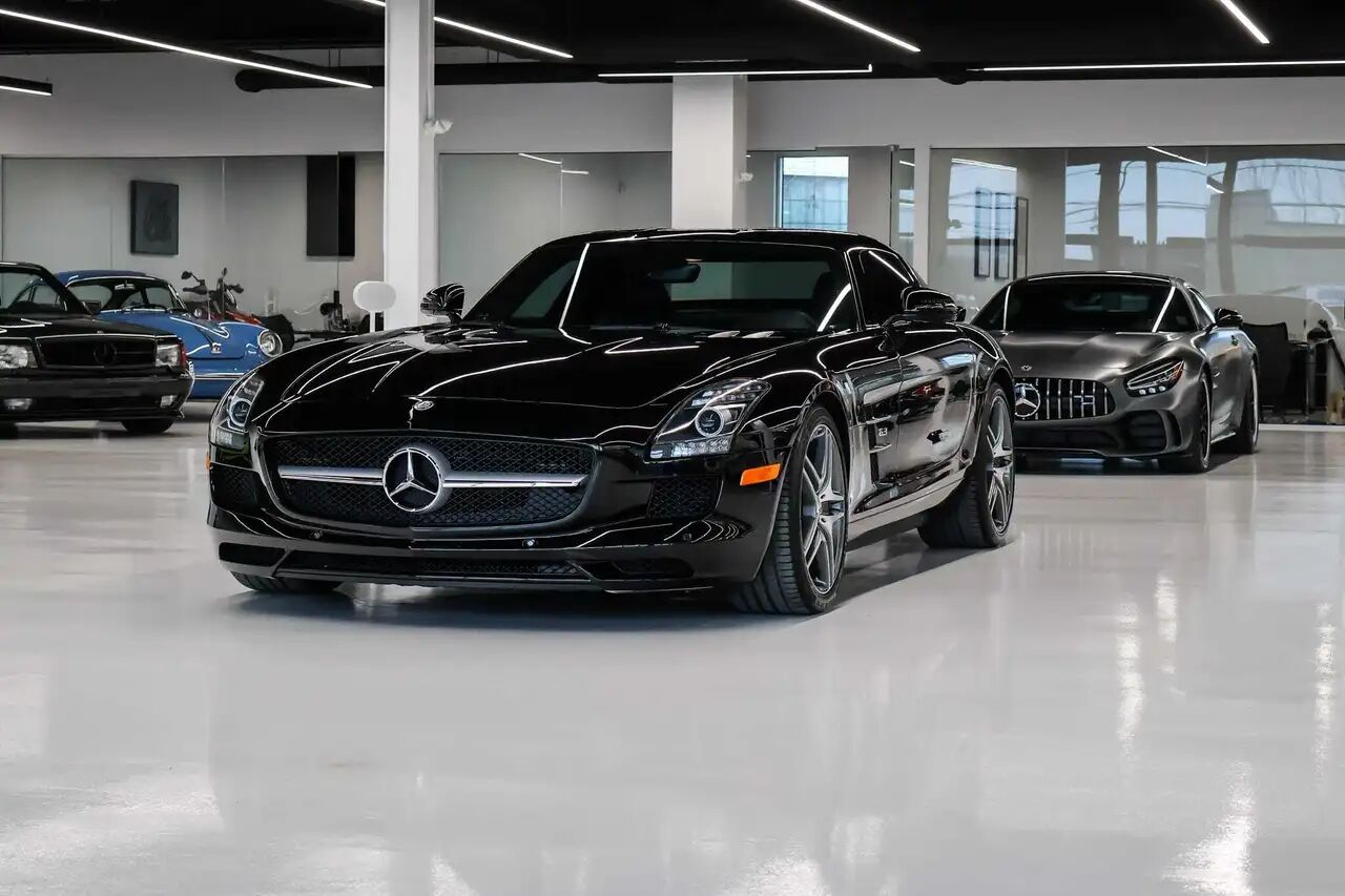 Mercedes-Benz SLS-Class