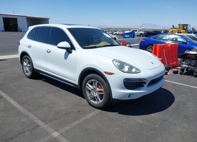 2014 PORSCHE Cayenne