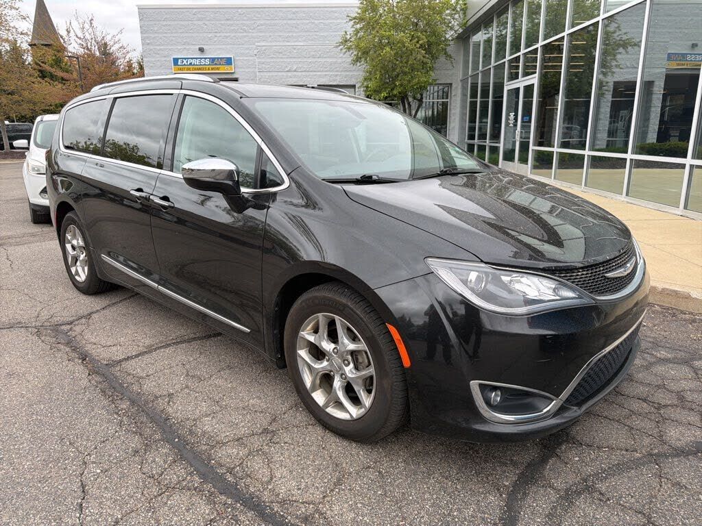 2017 CHRYSLER Pacifica