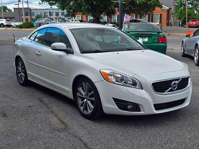 2011 VOLVO C70