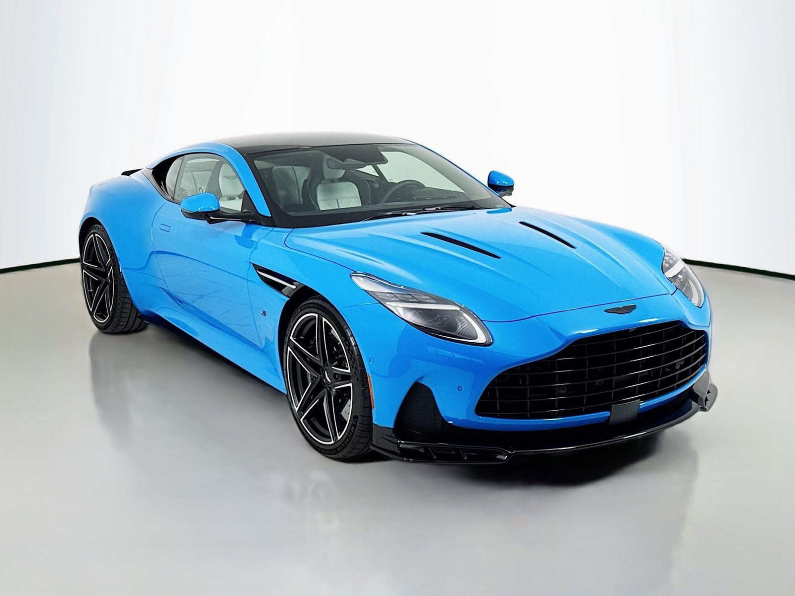 2026 ASTON MARTIN DB12