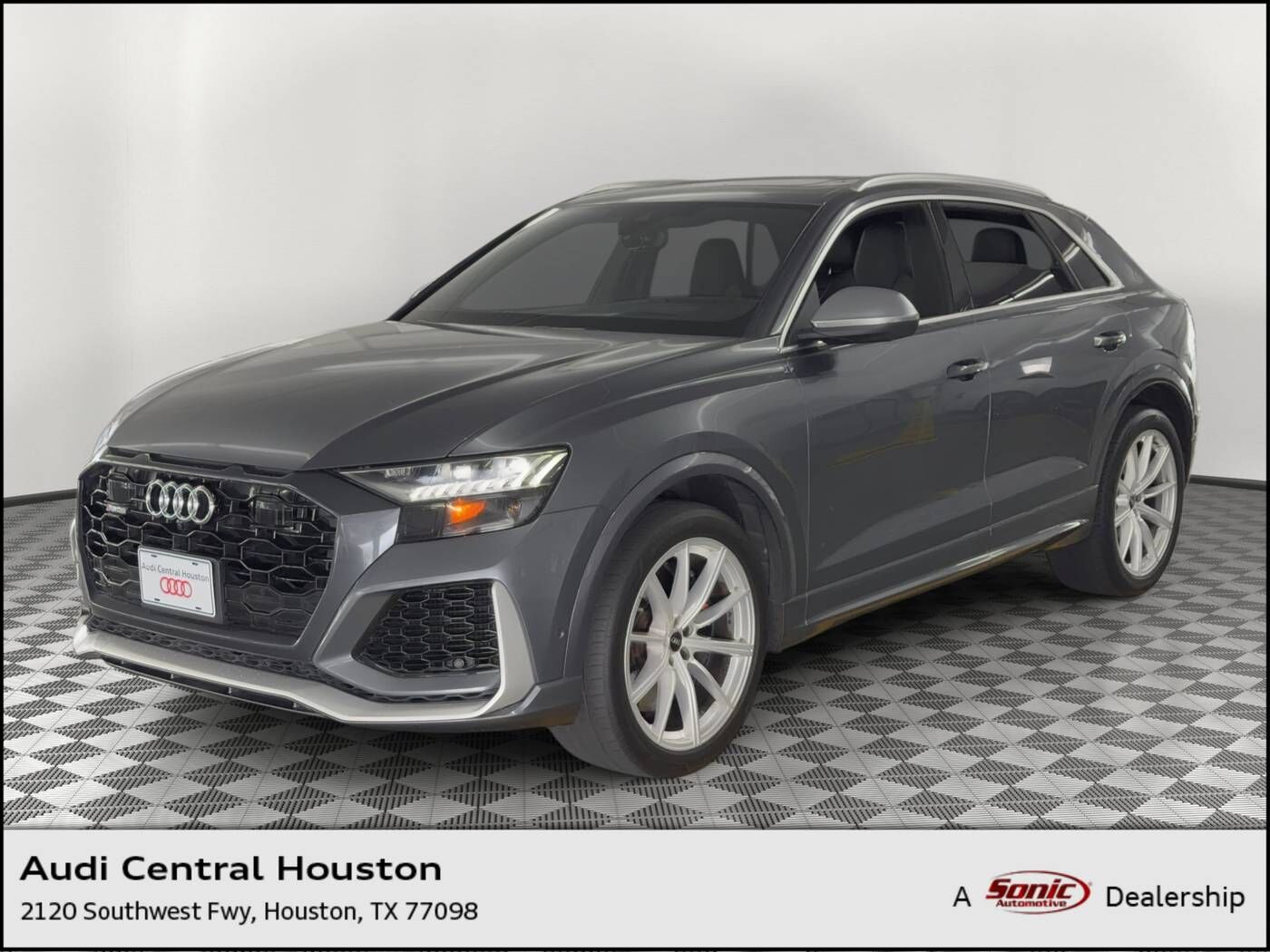 2022 AUDI RS Q8