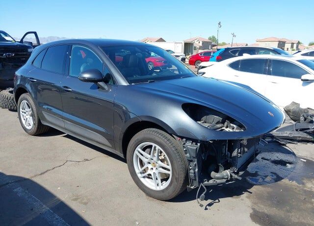 2017 PORSCHE Macan