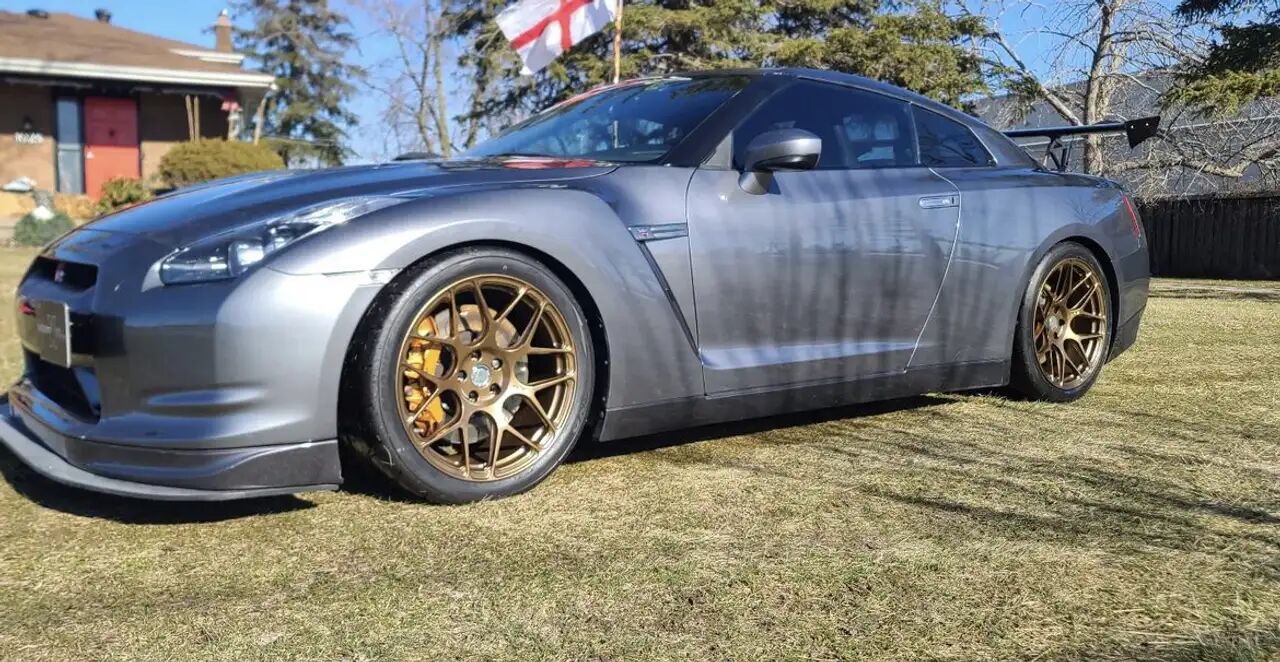 Nissan GT-R