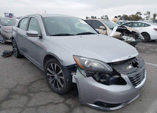 2014 CHRYSLER 200