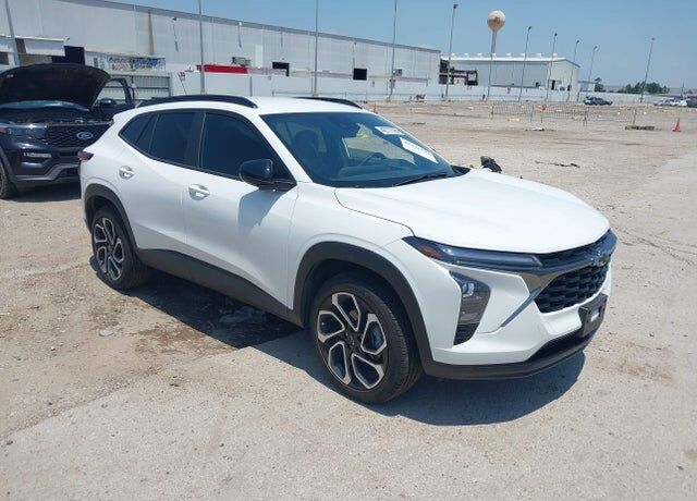 2025 CHEVROLET Trax