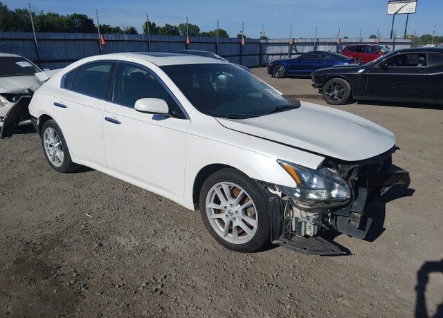 2013 NISSAN Maxima