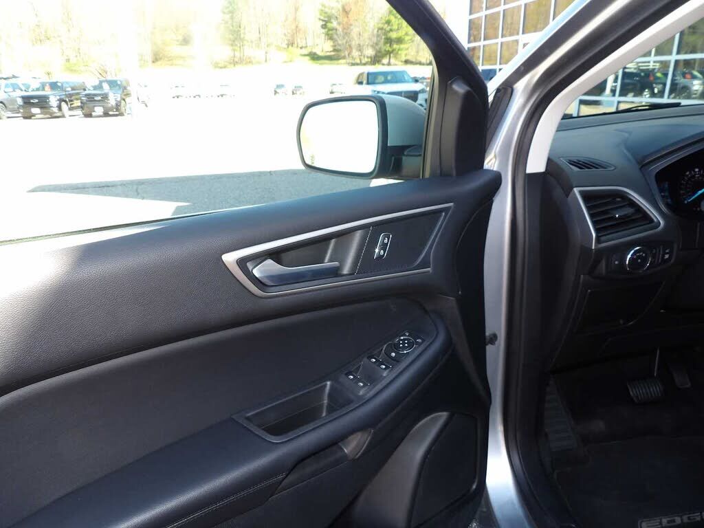 2022 FORD Edge