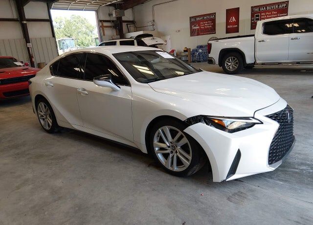 2021 LEXUS IS