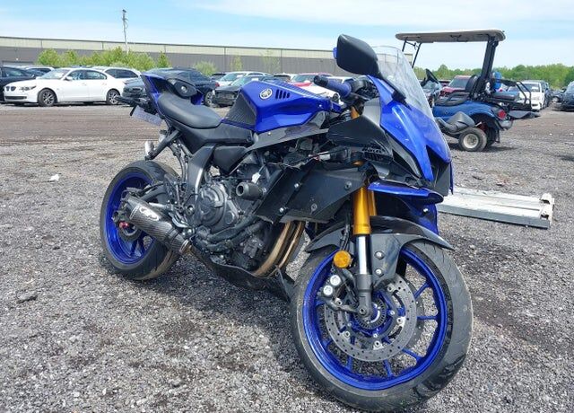 2025 YAMAHA YZF