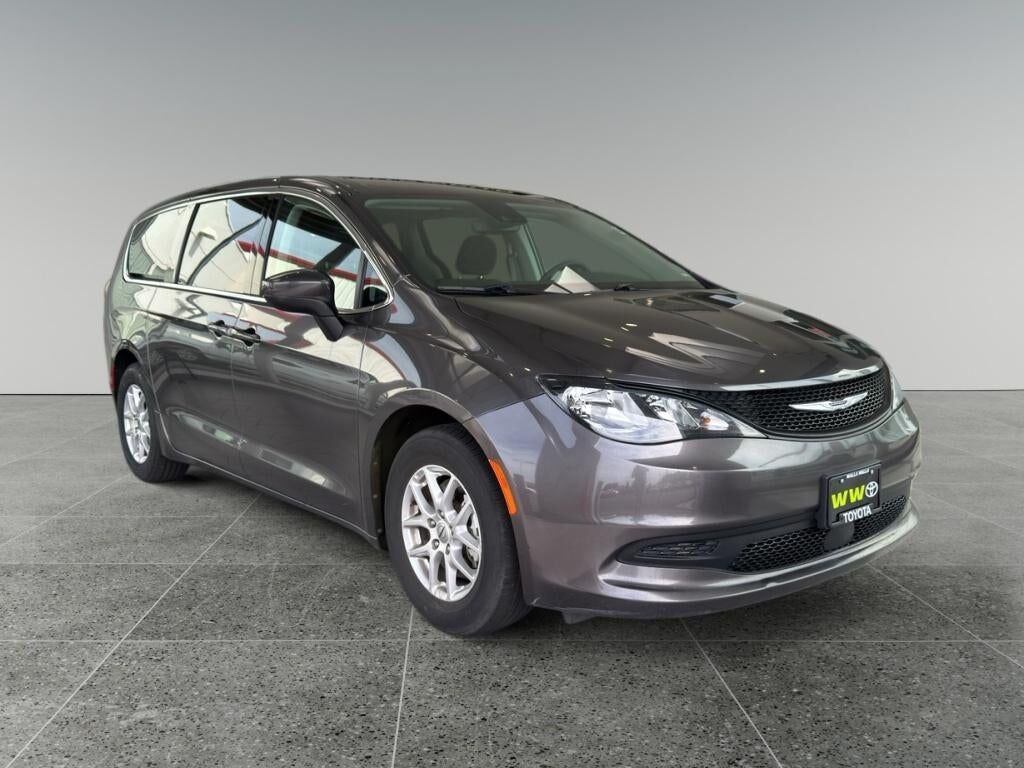 2023 CHRYSLER Voyager