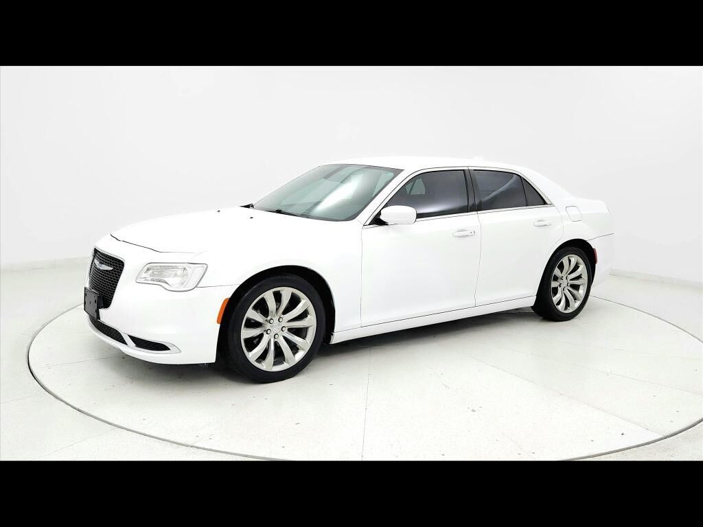 2019 CHRYSLER 300