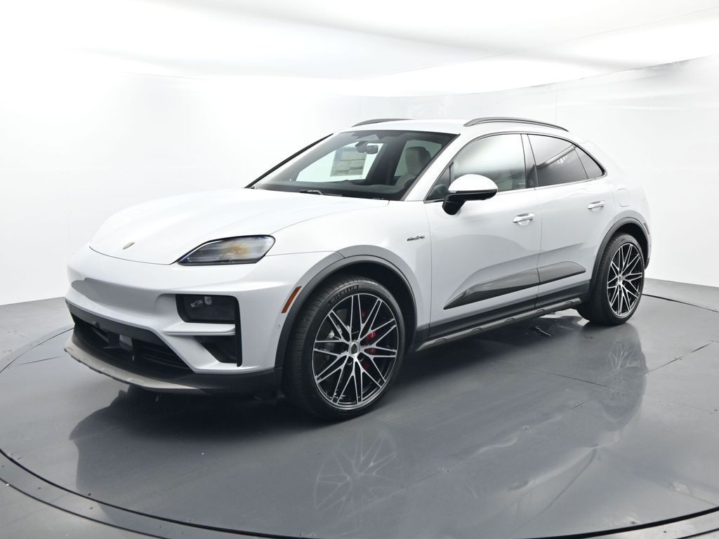 2026 PORSCHE Macan