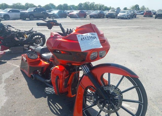 2013 HARLEY DAVIDSON Road Glide Custom