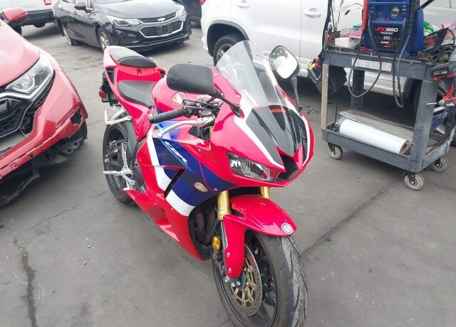 2023 HONDA CB