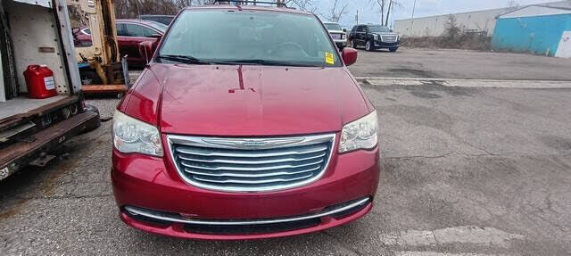 2013 CHRYSLER Town and Country