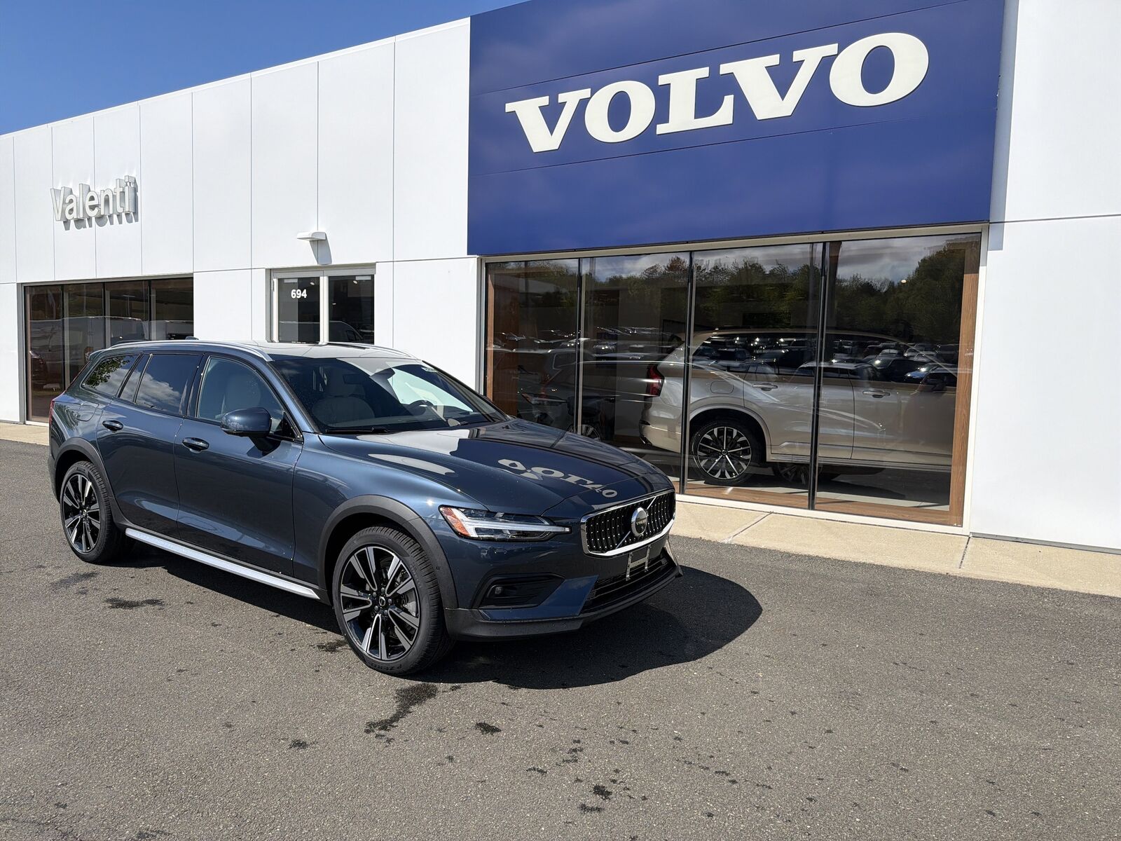 2026 VOLVO V60CC