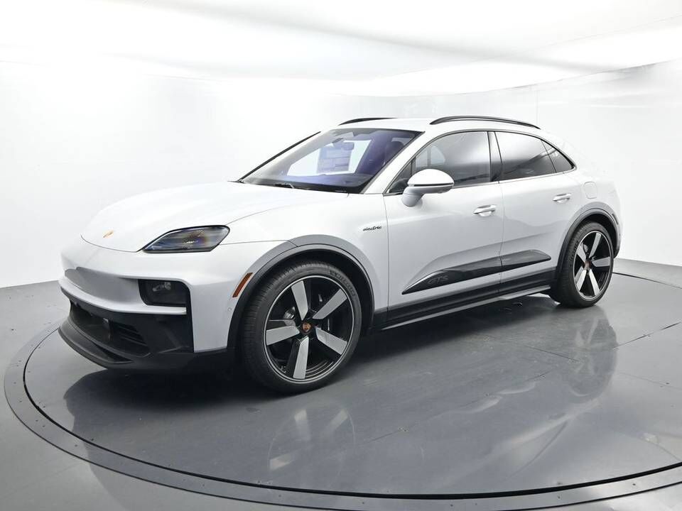 2026 PORSCHE Macan