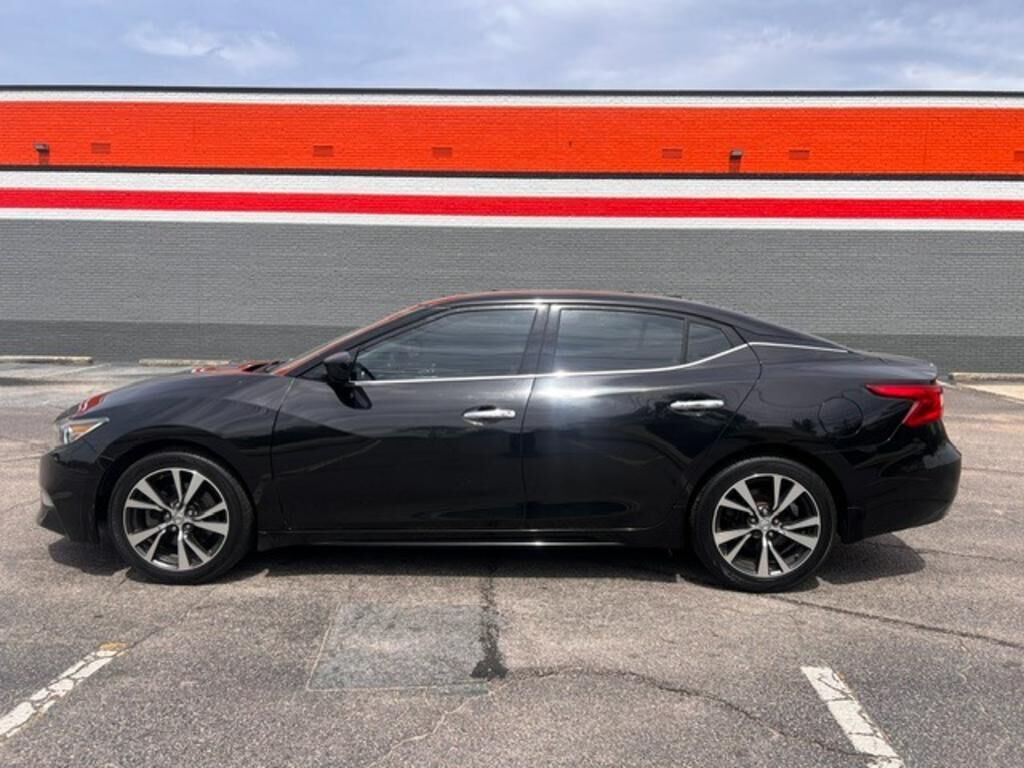 2017 NISSAN Maxima