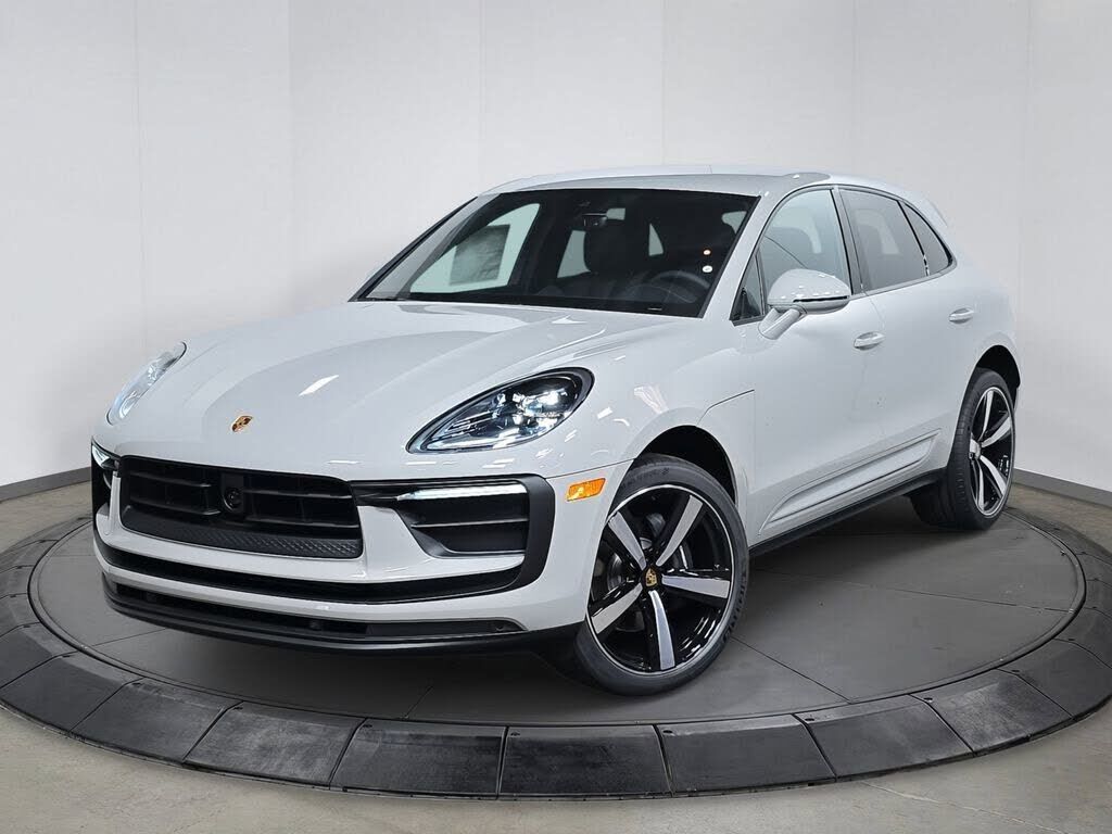2026 PORSCHE Macan