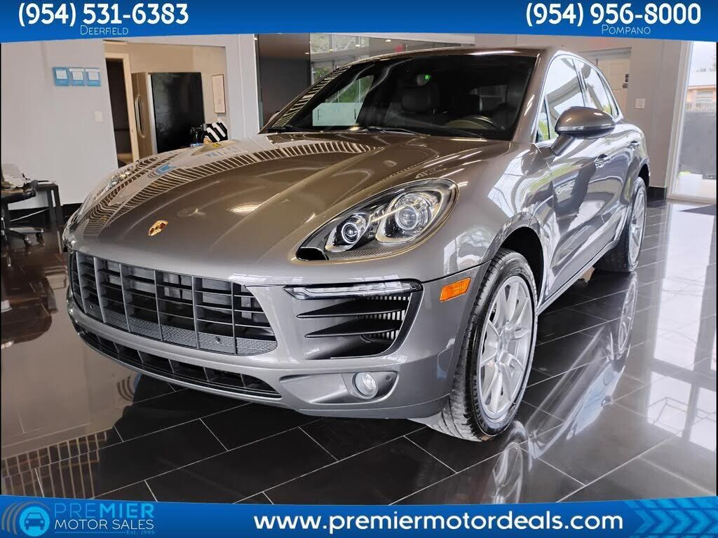 2016 PORSCHE Macan