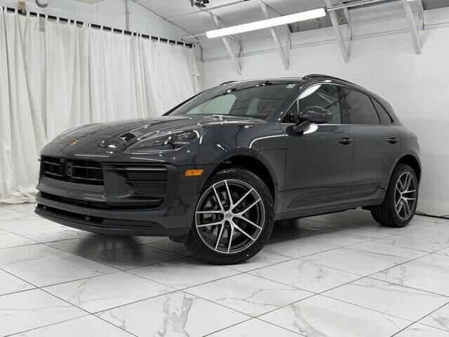 2026 PORSCHE Macan
